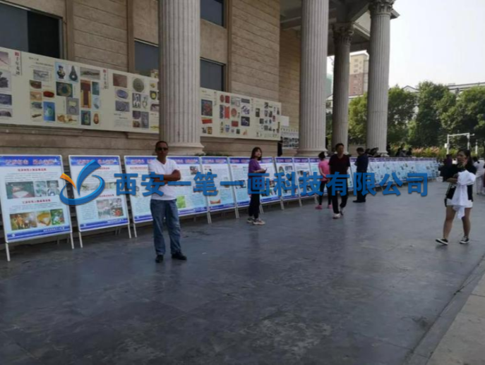 参观禁毒教育基地